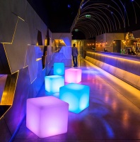 Светильник Куб 40 с питанием от АКБ, RGB